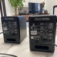 【Behringer】オーディオスピーカー x 2本セットの画像