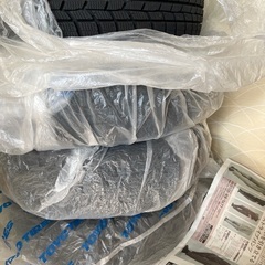 スタッドレスタイヤ4本の画像