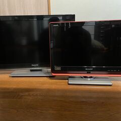 【中古テレビ2台 Panasonic26型SHARP20型 動作...