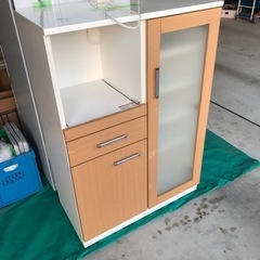 食器棚の画像