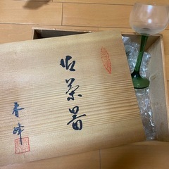 ワイングラス、食器等の画像