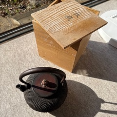 大きめ鉄瓶　お箱もありますの画像