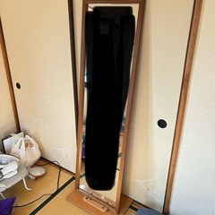 壁に立てかける鏡