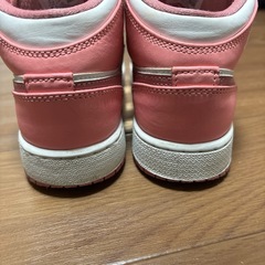 エアジョーダン1  22.5 GS ピンクの画像