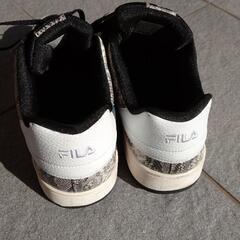 FILA スニーカー 蛇柄の画像