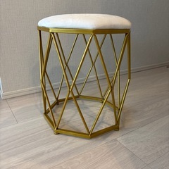 スツールの画像