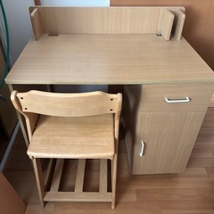 ニトリ　子供用　勉強机 