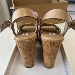 スティーブマデン　サンダルの画像