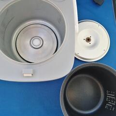 【値下】YAMAZEN マイコン炊飯ジャー YJC-300（3合／0.54L）2018年の画像