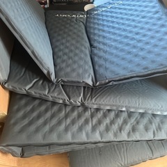 キャンピング用のインフレータブルエアマットの画像