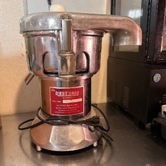THE RUBY 2000 JUICE EXTRACTOR