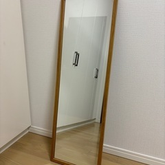 【取引中】無印　壁に取りつけられるミラー