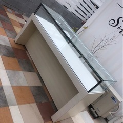 ガラスショーケースの画像