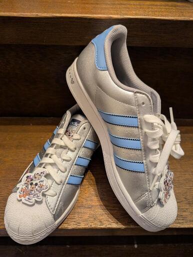 スニーカー adidas Disney