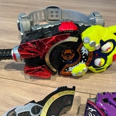 仮面ライダーリバイス&ギーツ変身ベルトの画像