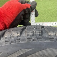 即⚠️スタッドレスタイヤ　215/60/R16の画像