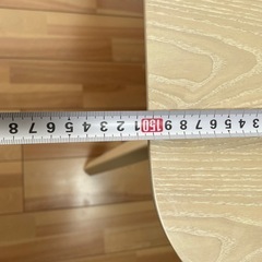 ダイニングテーブルの画像