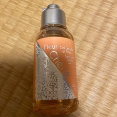 ロクシタンとボディーショップのボディージェル三点セットの画像