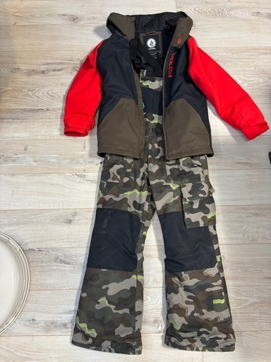 ボルコム　スノーウエア