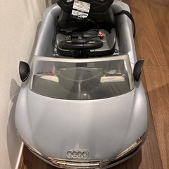 『受け渡し決定』【ジャンク品】子ども用自動車　アウディの画像