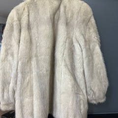 SAGA MINK アイボリー ミンクコートの画像