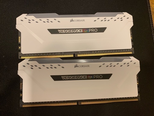 8gbx2  Corsair Vengence Rgb Pro 3200mhz メモリ
