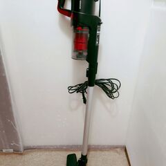 🍎アイリスオーヤマ 掃除機 コード式 サイクロン スティッククリーナー SCA-110-B の画像