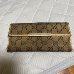 GUCCIの長財布