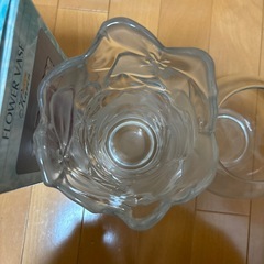 花瓶とメダカ入れの画像