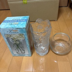 花瓶とメダカ入れ