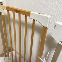 木のオートロックゲート　Richell ベビーゲートの画像
