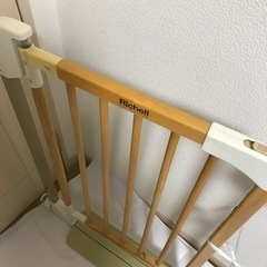 木のオートロックゲート　Richell ベビーゲートの画像
