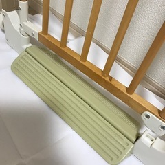 木のオートロックゲート　Richell ベビーゲートの画像