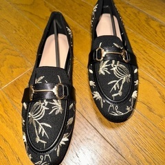 未使用、新品 - レディース刺繍入りフラットローファー