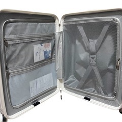 機内持ち込み 新品 キャリーケース カバー付き 充電機能 の画像