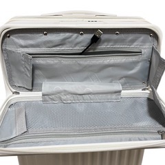 機内持ち込み 新品 キャリーケース カバー付き 充電機能 の画像