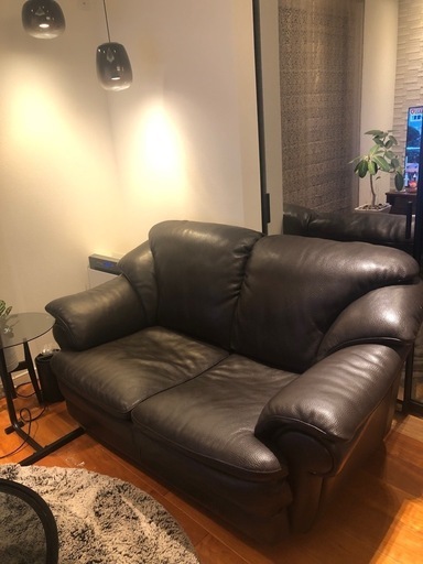 大塚家具　　本革二人掛けソファ