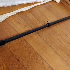 美品　突っ張り棒　ブラック　75㎝～120㎝　 突っ張り棒 ツッ...