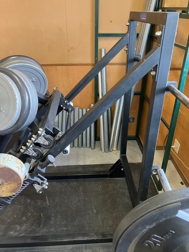 レッグプレスマシン