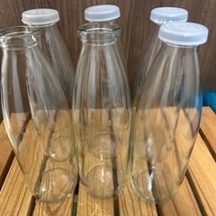 牛乳　花瓶　
空瓶　6本の画像