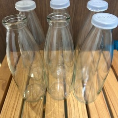 牛乳　花瓶　
空瓶　6本の画像