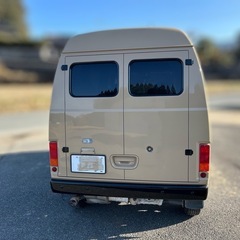 パズ　可愛い車ロシアワズがモデル　オシャレキッチンカーの画像