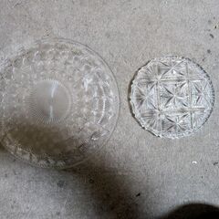 ガラス皿２個セット中古