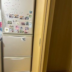 シャープ冷蔵庫　2013年  
350Ｌ