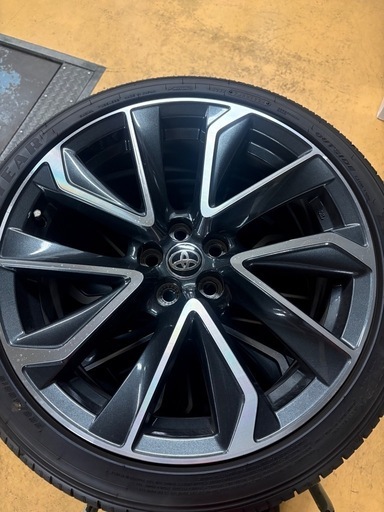 カローラスポーツ18インチホイル