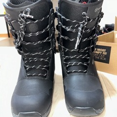 NIDECKER(ナイデッカー)というブランドのスノーボードブーツです。の画像