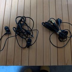 SONYのイヤホンと普通のイヤホン　中古