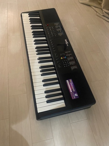 電子ピアノ　61鍵盤