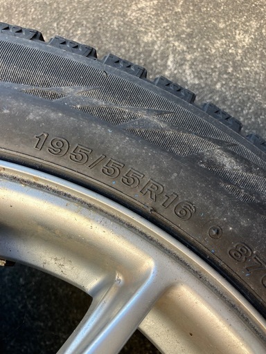 スタッドレスタイヤ　195/55r16