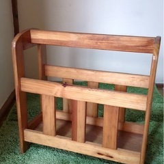 木製マガジンラックの画像